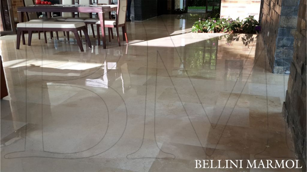 Piso en marmol crema siena