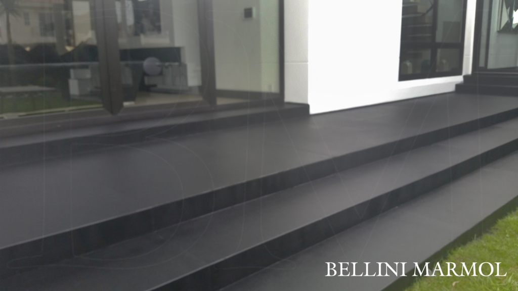 Restauración granito negro san Gabriel